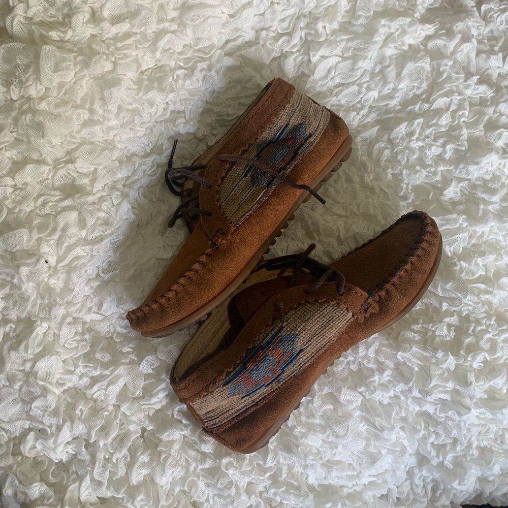 MINNETONKA shoes